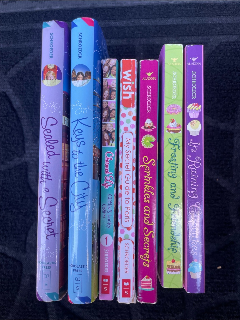 Lisa SCHROEDER Books In A Perfect Shape